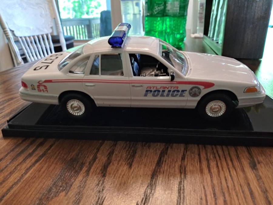 Attached picture police car.jpg